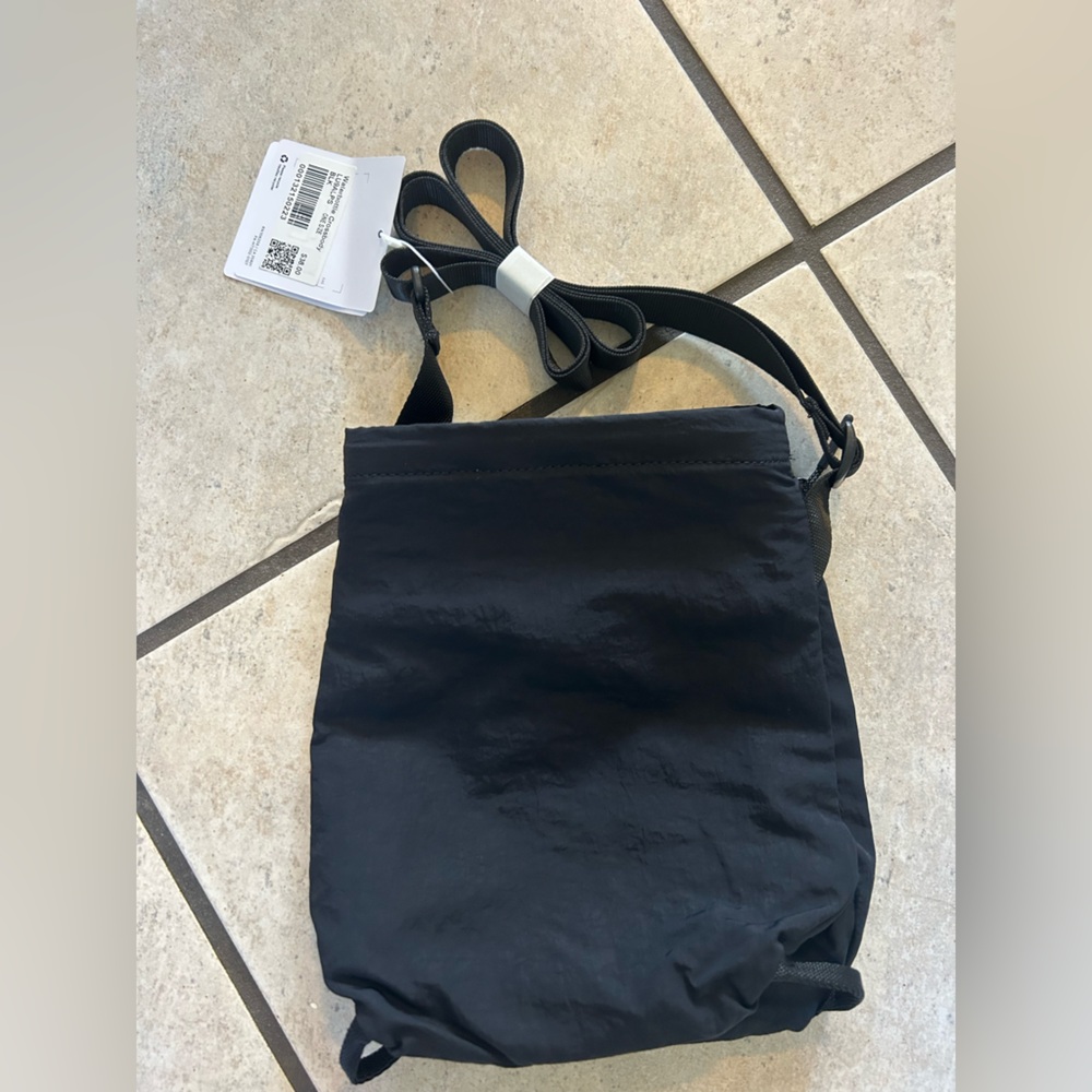 Lululemon Black Water Bottle Bag